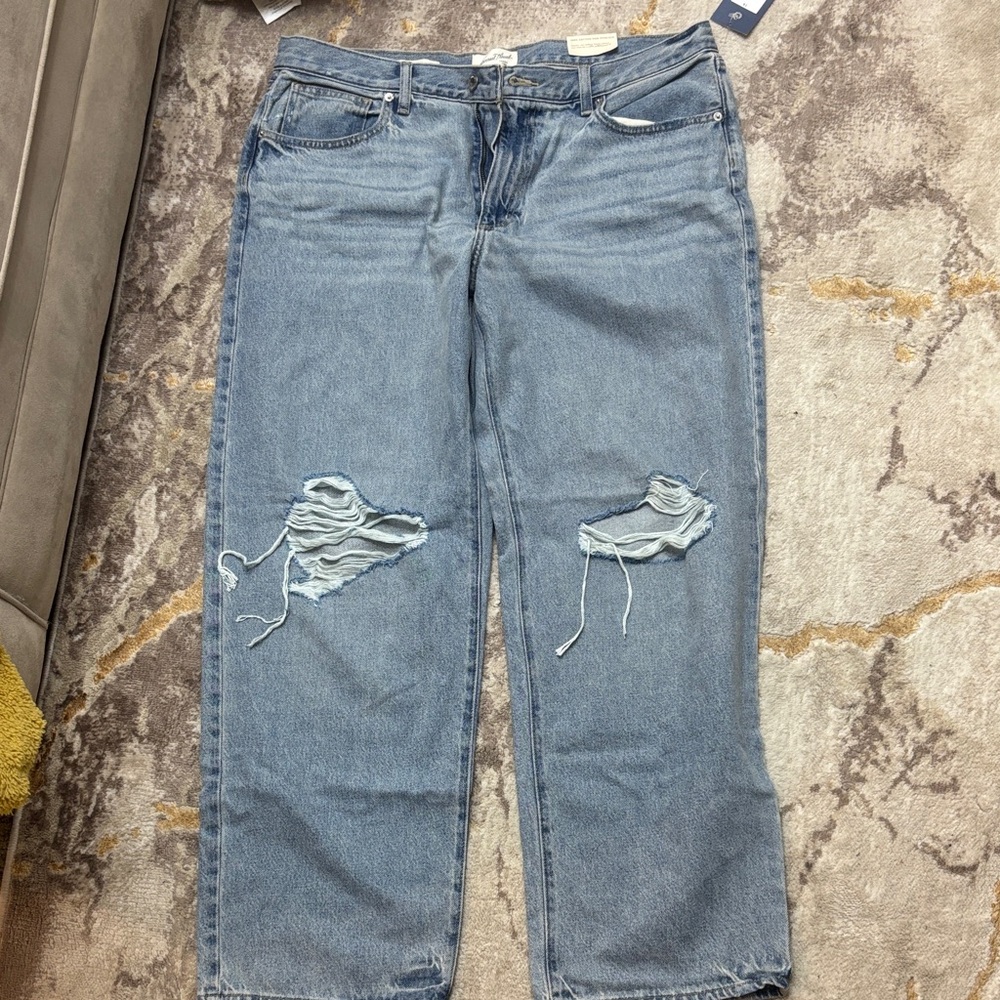Universal Thread Light Blue Distressed Boyfriend Jeans